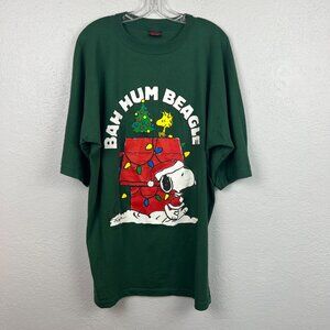 Garment Graphics Peanuts Snoopy Green Short Sleeve Christmas T Shirt Size XL